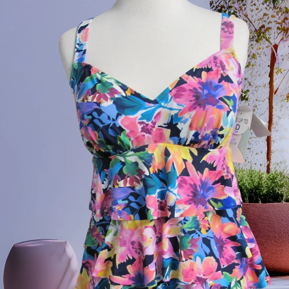 SWIM‎ SOLUTIONS LADIES SWIMSUIT TOP NWT